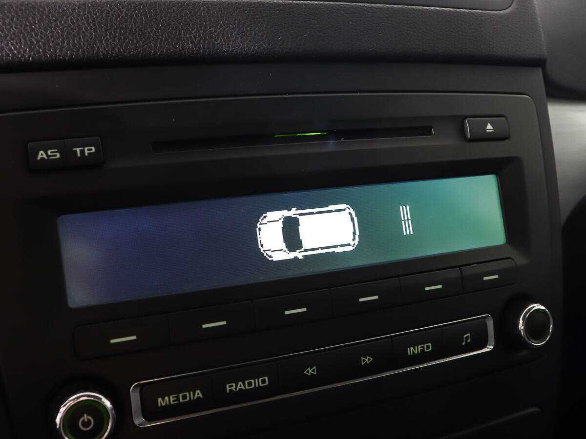 Купить Skoda Yeti с пробегом. Фото: #17