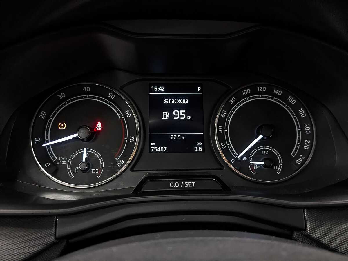 Купить Skoda Rapid с пробегом. Фото: #13