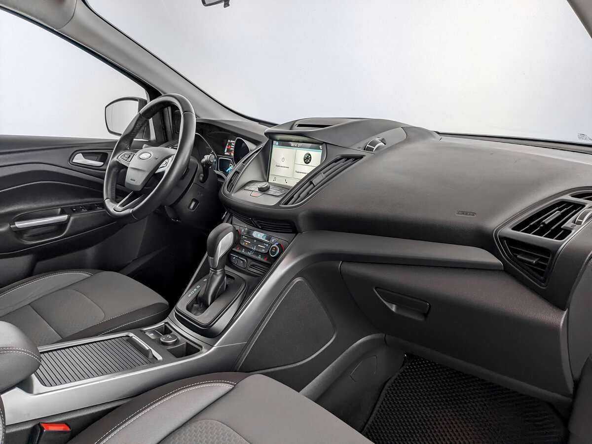 Купить Ford Kuga с пробегом. Фото: #10