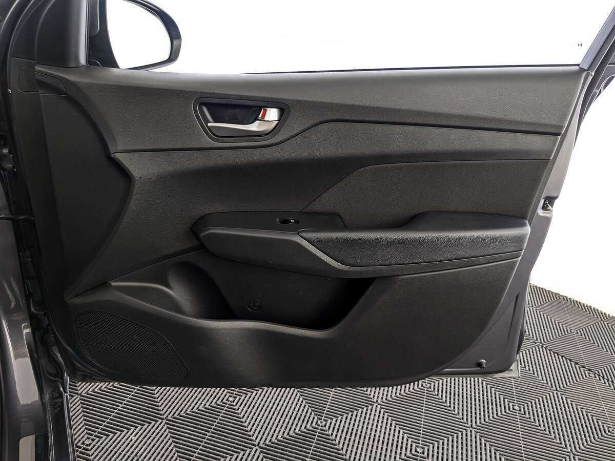 Купить Hyundai Solaris с пробегом. Фото: #24