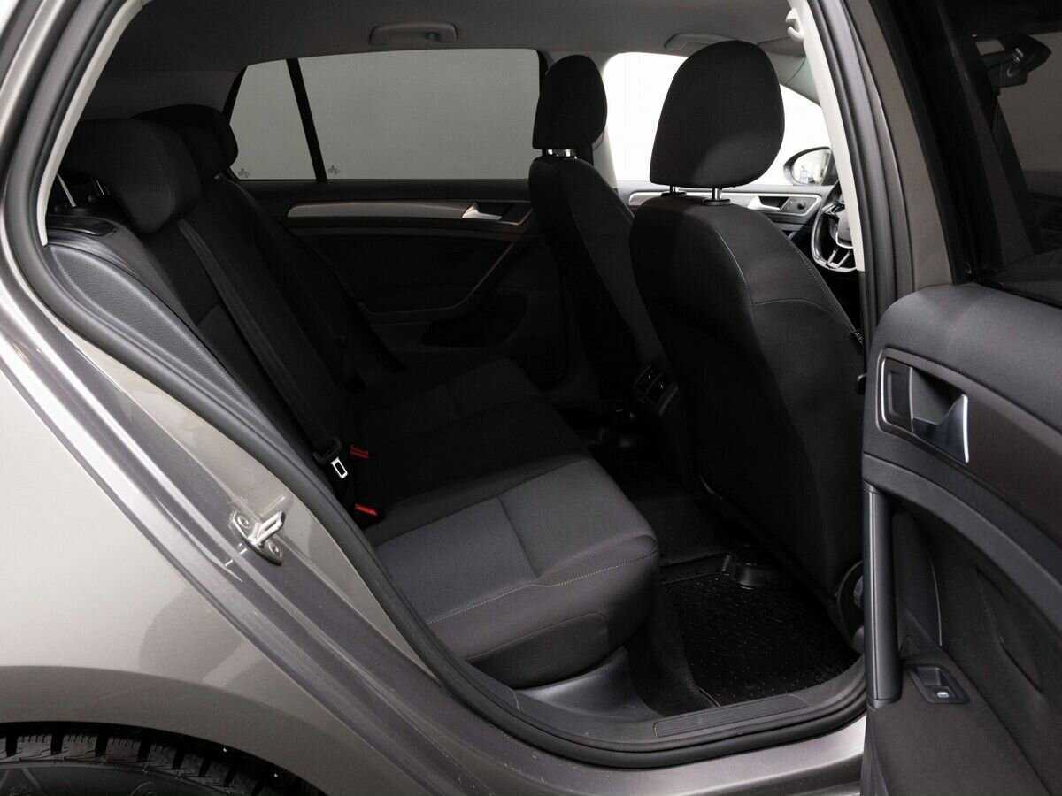 Купить Volkswagen Golf с пробегом. Фото: #11