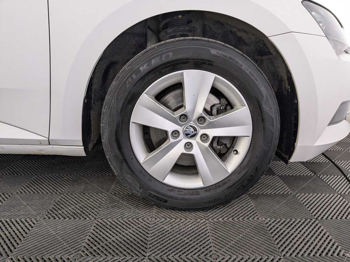 Купить Skoda Superb с пробегом. Фото: #11