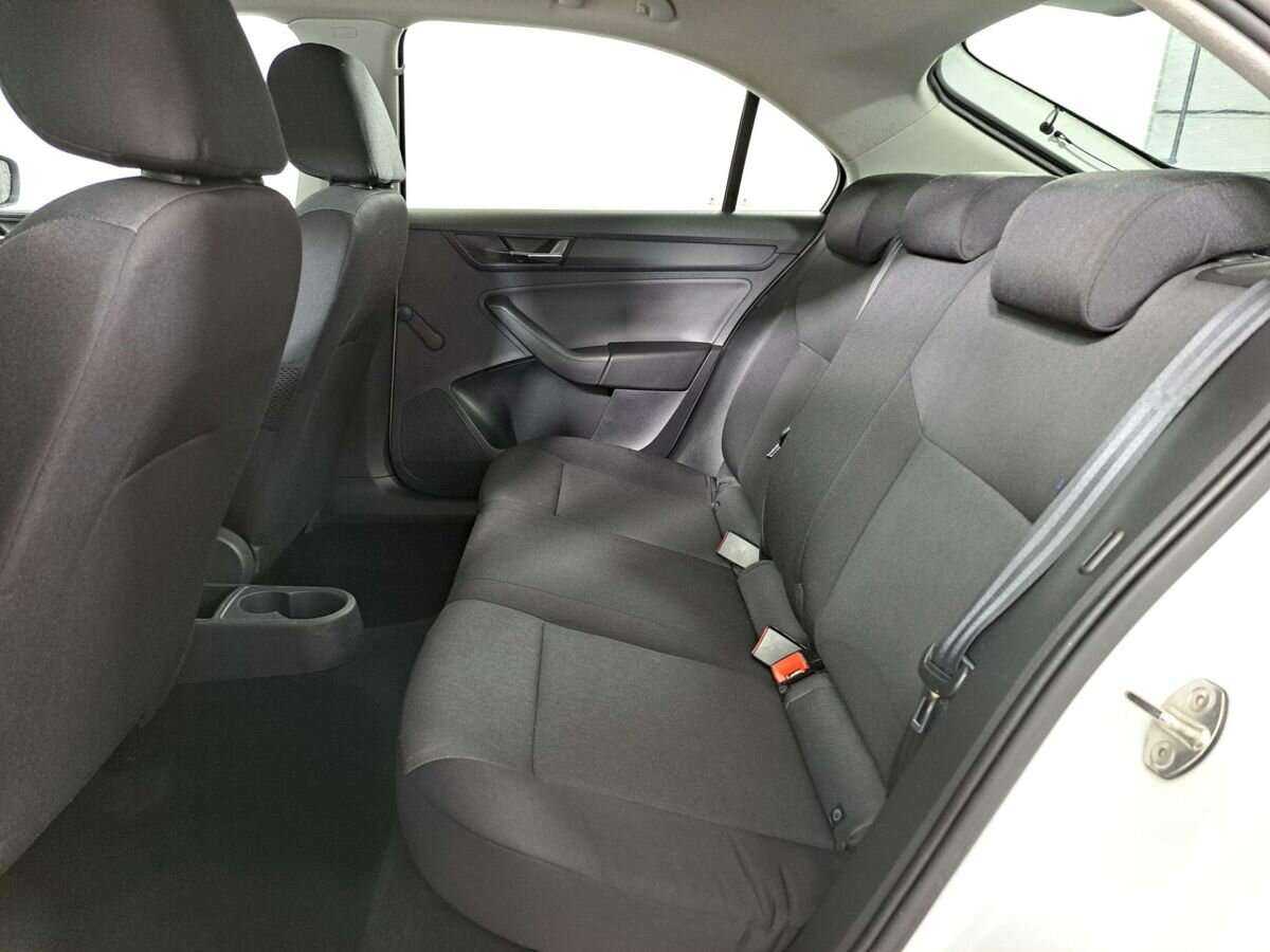 Купить Skoda Rapid с пробегом. Фото: #11