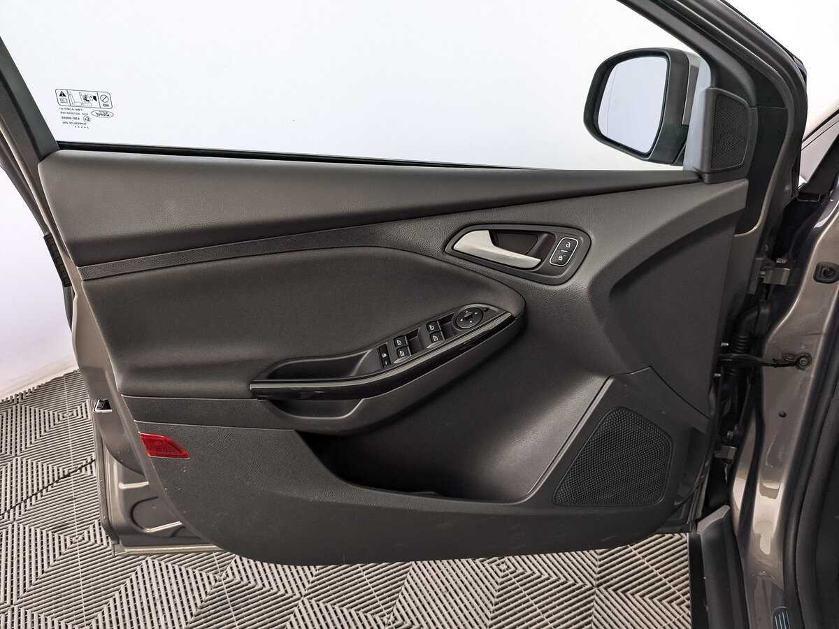 Купить Ford Focus с пробегом. Фото: #18