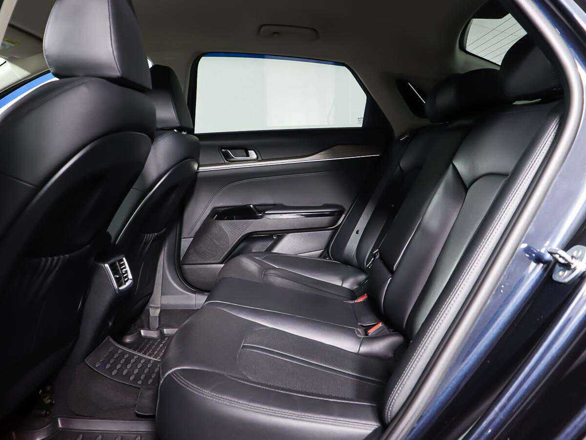 Купить Kia K5 с пробегом. Фото: #9