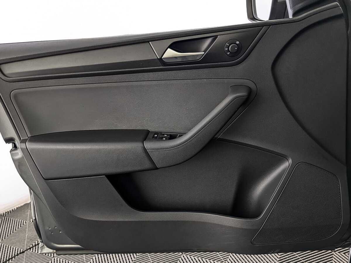 Купить Volkswagen Polo с пробегом. Фото: #18