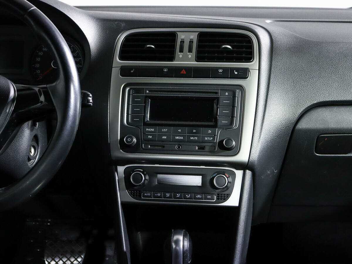 Купить Volkswagen Polo с пробегом. Фото: #12