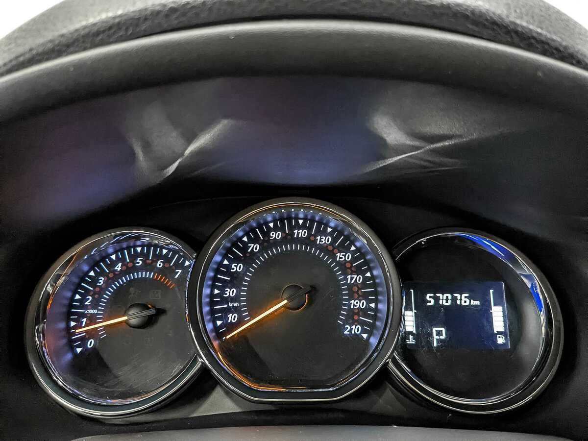 Купить Renault Sandero с пробегом. Фото: #13