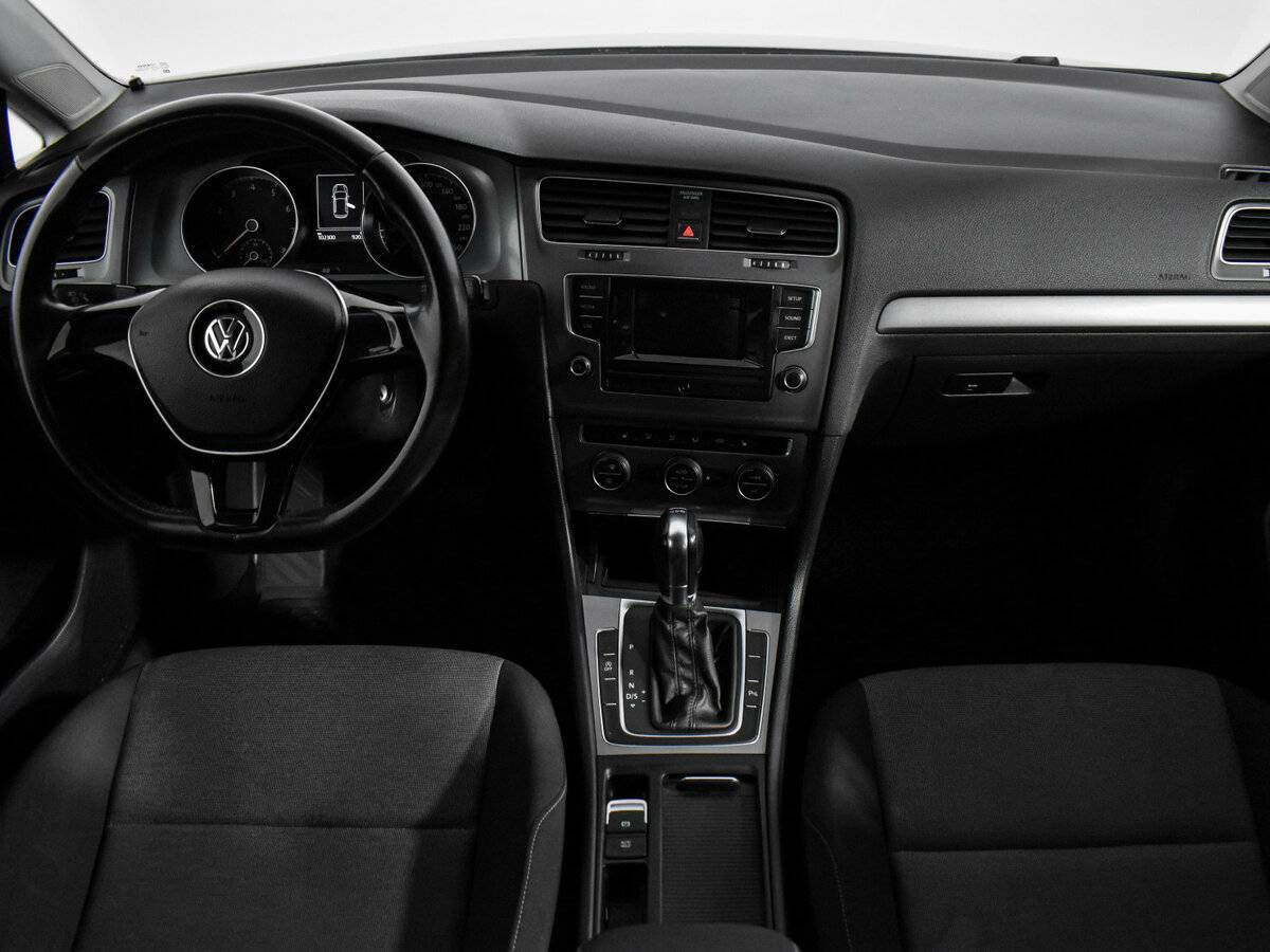 Купить Volkswagen Golf с пробегом. Фото: #11