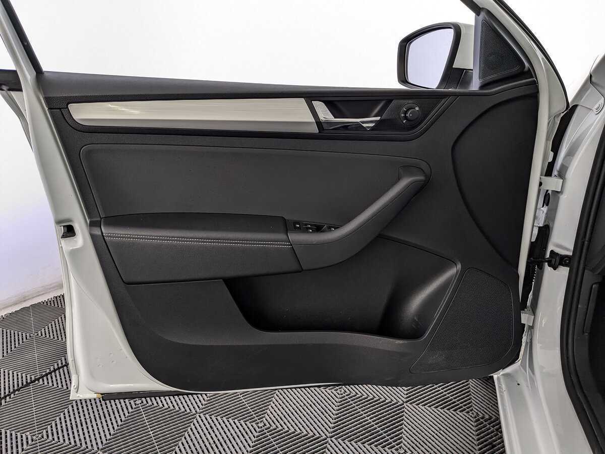 Купить Skoda Rapid с пробегом. Фото: #14