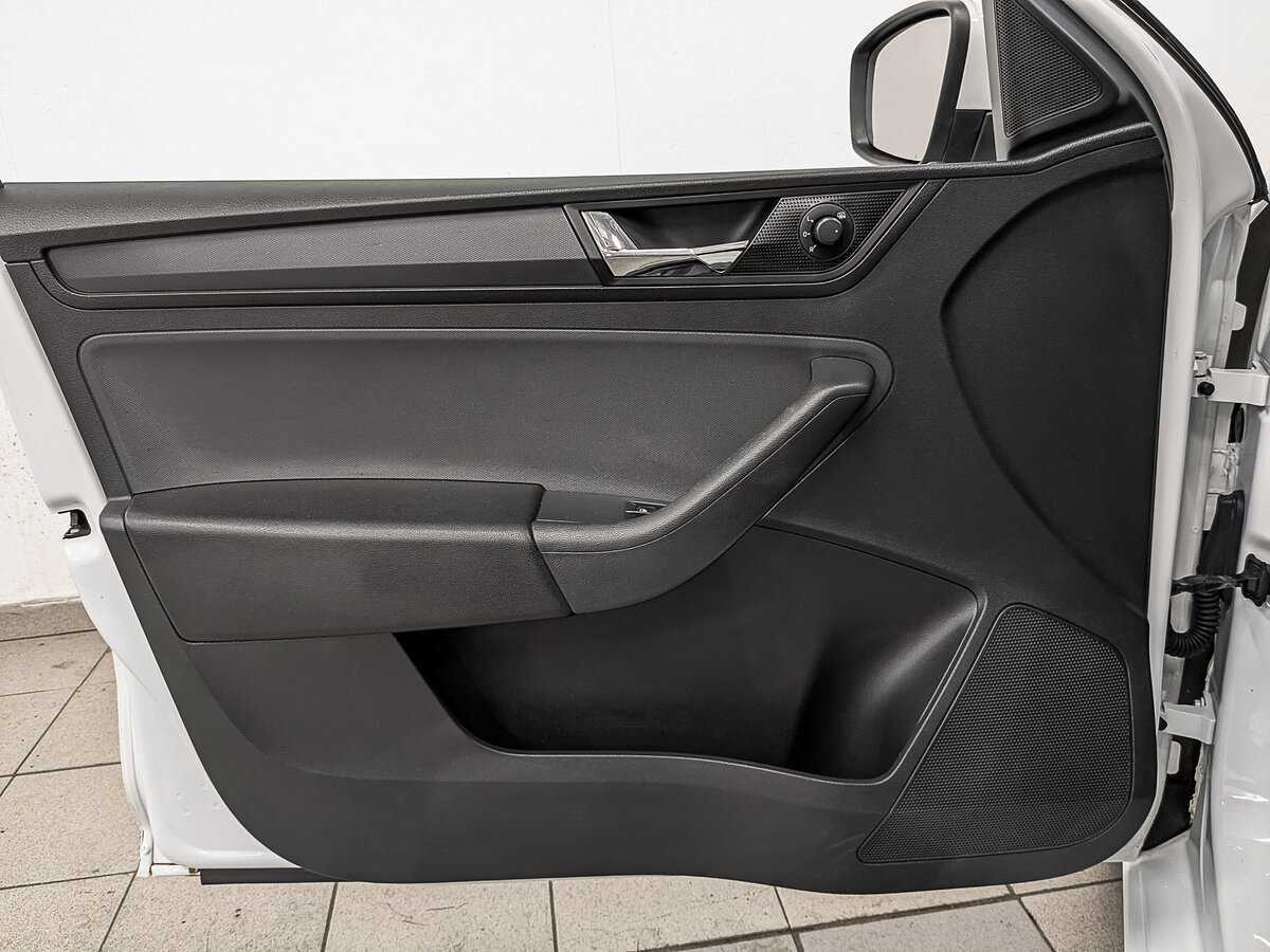 Купить Skoda Rapid с пробегом. Фото: #16