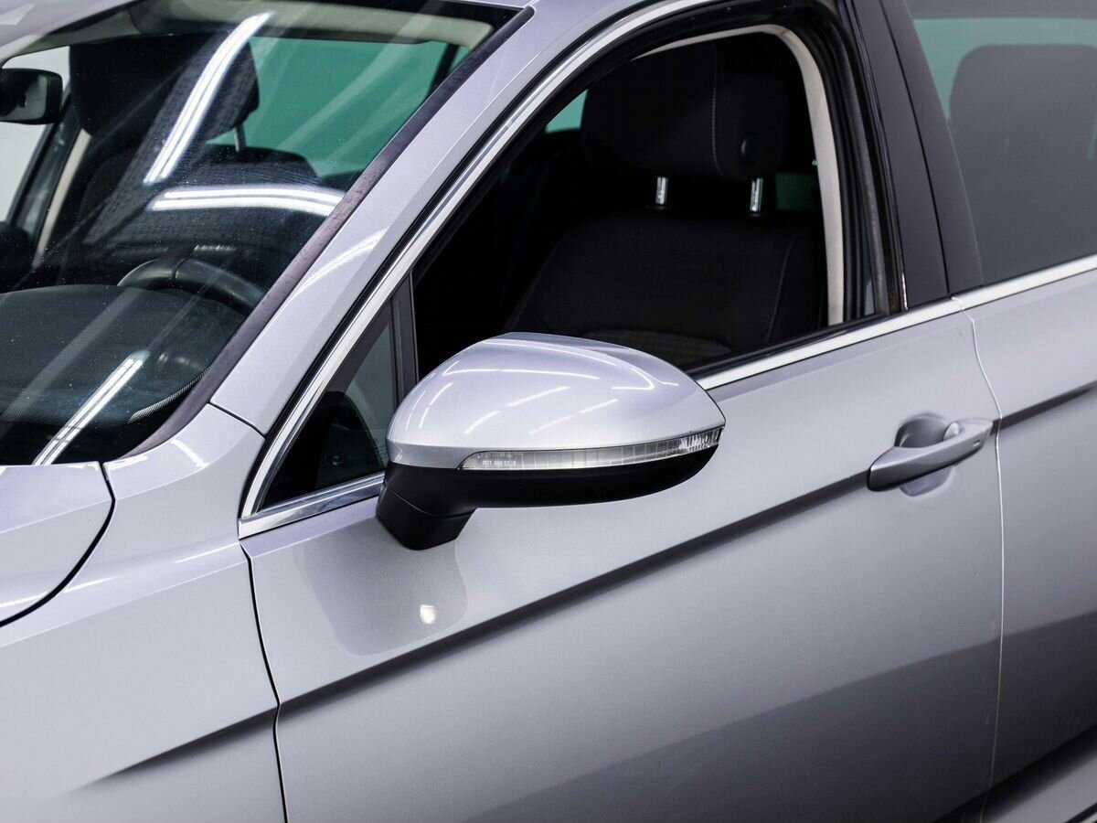 Купить Volkswagen Passat с пробегом. Фото: #6
