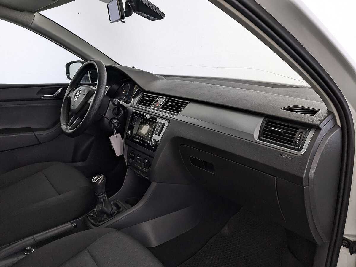 Купить Skoda Rapid с пробегом. Фото: #12