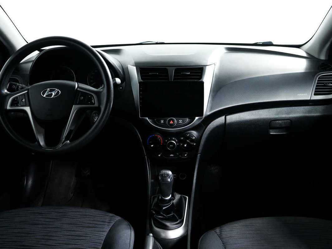 Купить Hyundai Solaris с пробегом. Фото: #10
