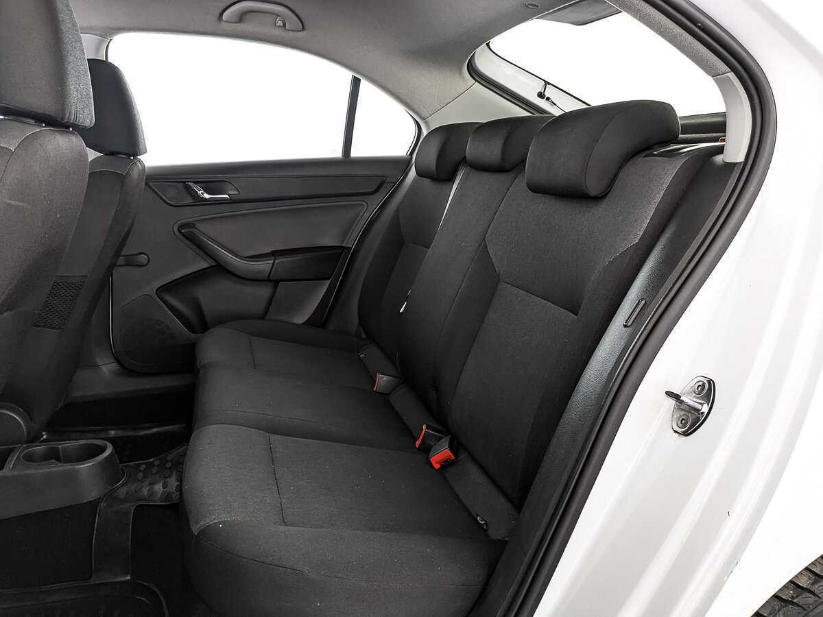 Купить Skoda Rapid с пробегом. Фото: #17