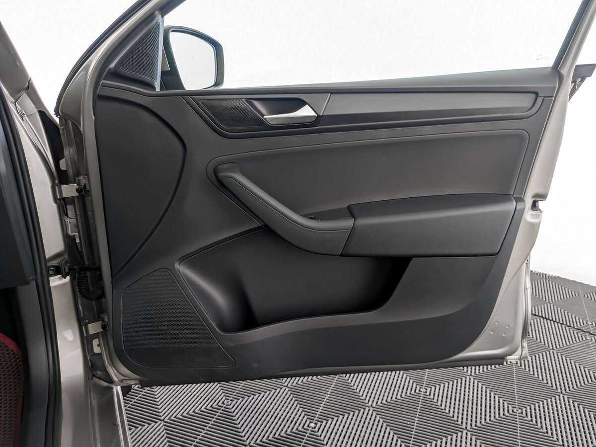 Купить Volkswagen Polo с пробегом. Фото: #22