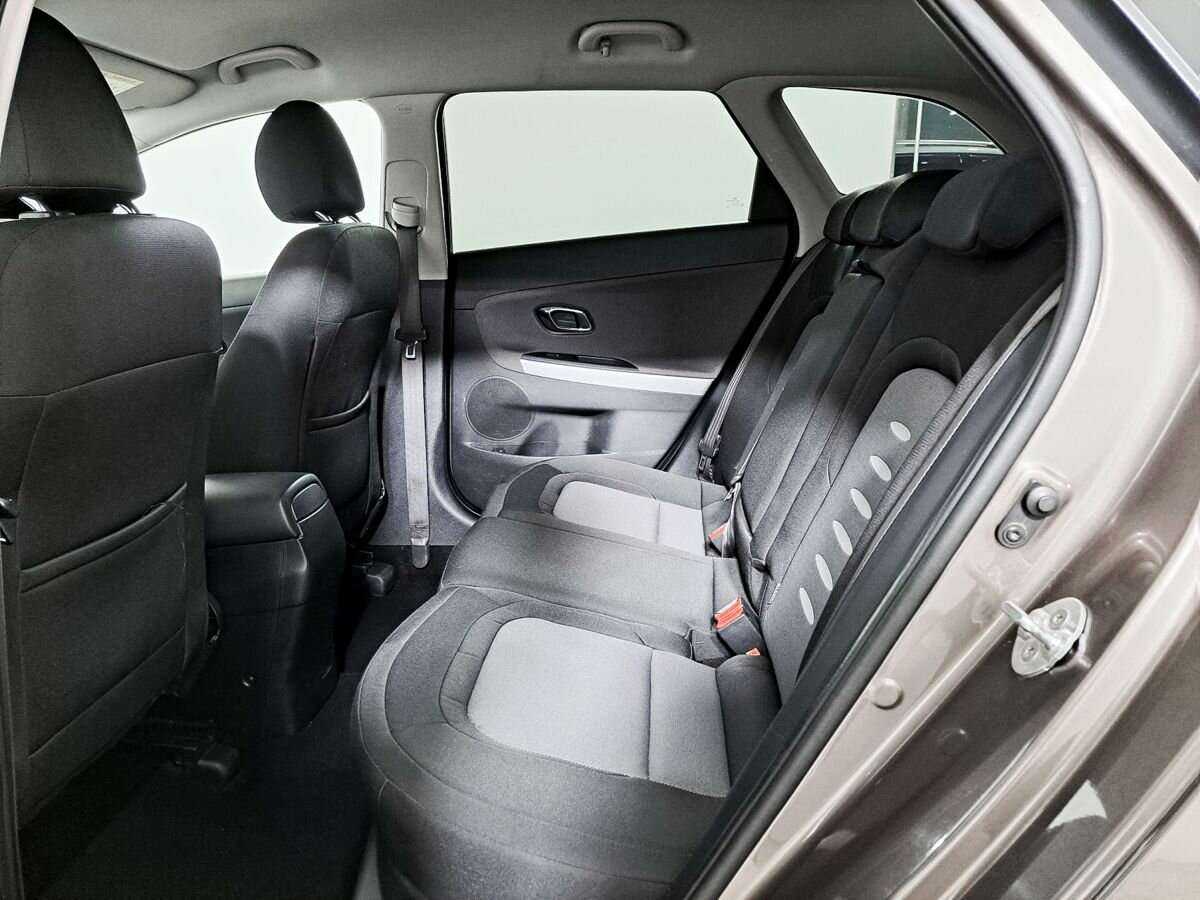 Купить Kia Ceed с пробегом. Фото: #9