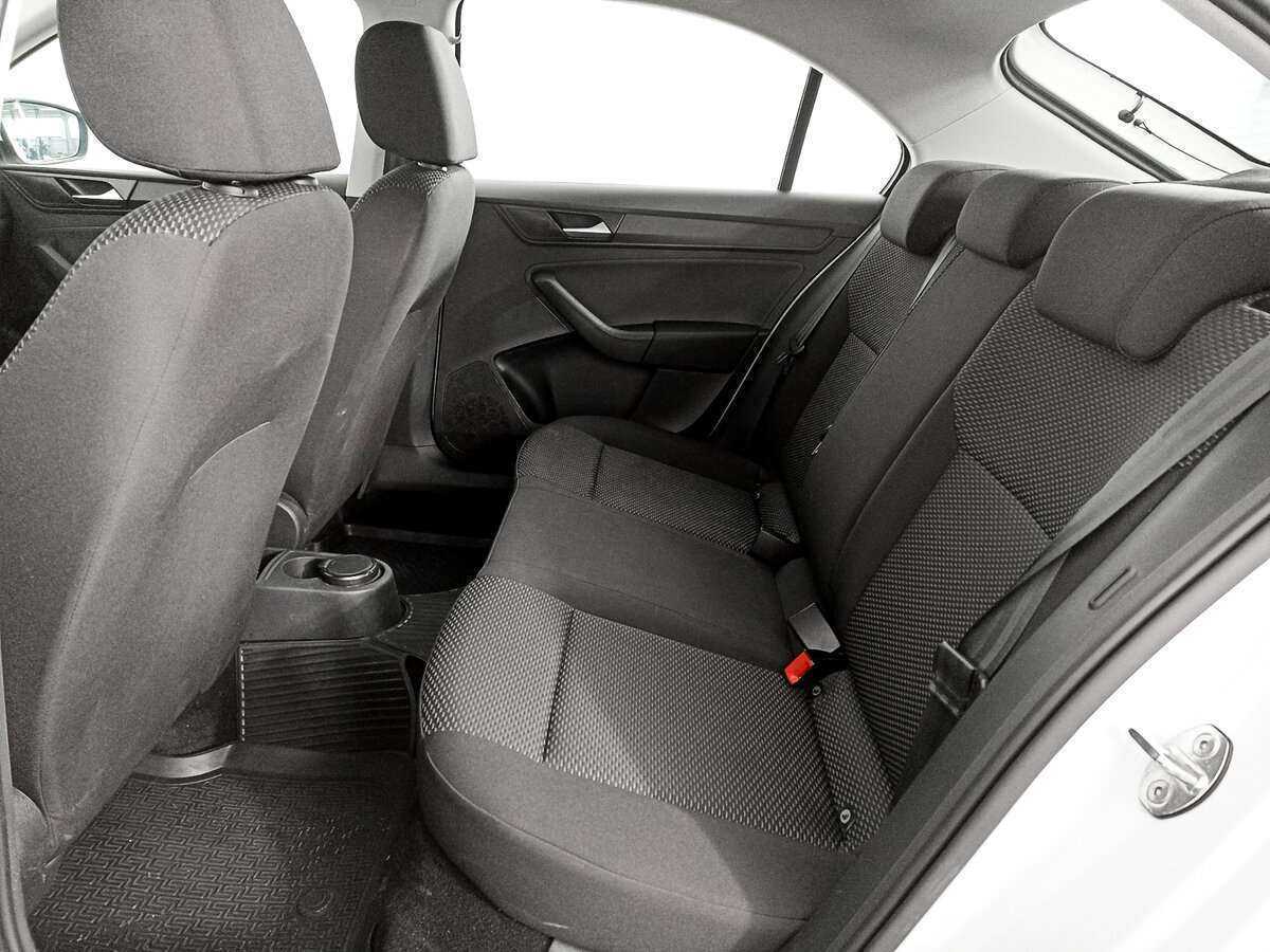 Купить Volkswagen Polo с пробегом. Фото: #9