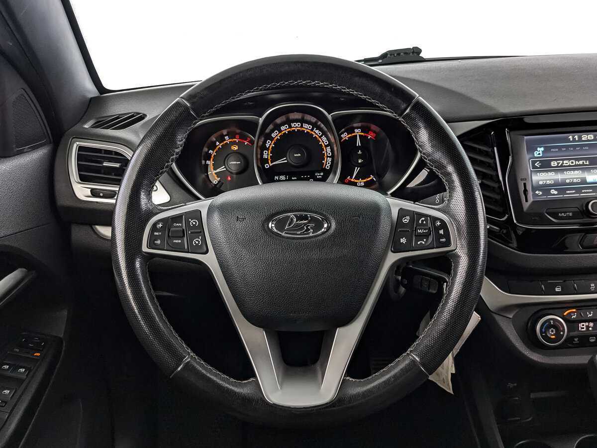 Купить Lada (ВАЗ) Vesta с пробегом. Фото: #16