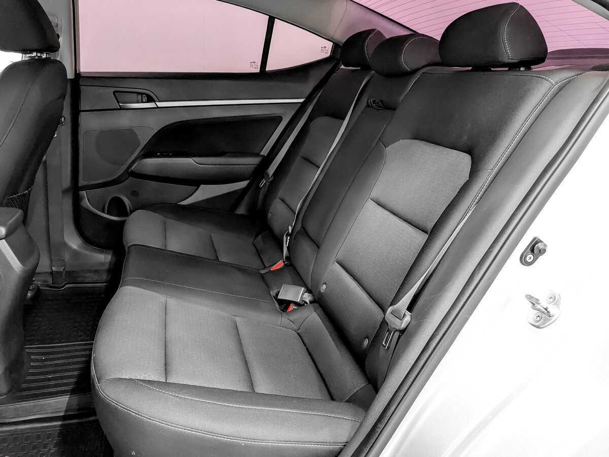 Купить Hyundai Elantra с пробегом. Фото: #11