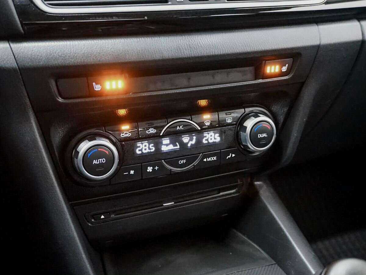 Купить Mazda 3 с пробегом. Фото: #14