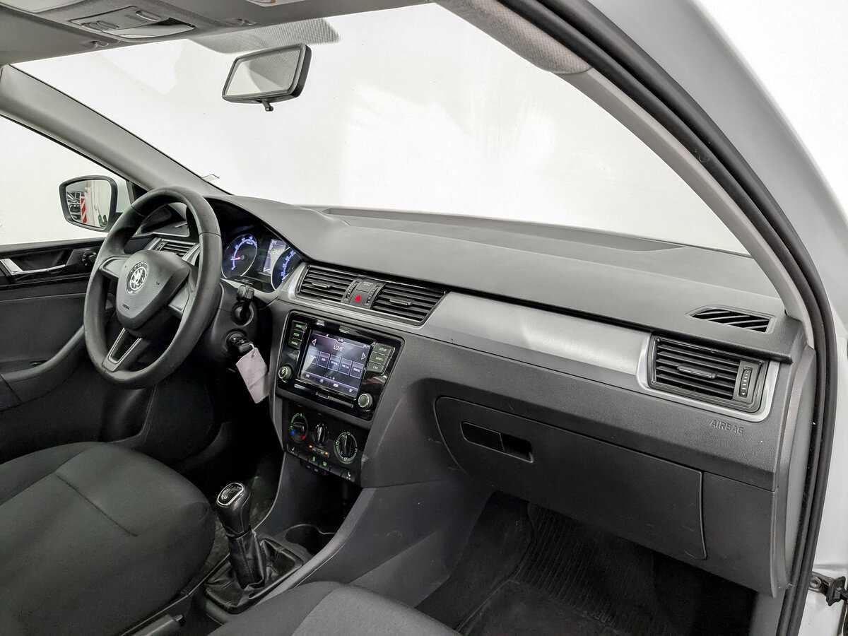 Купить Skoda Rapid с пробегом. Фото: #10