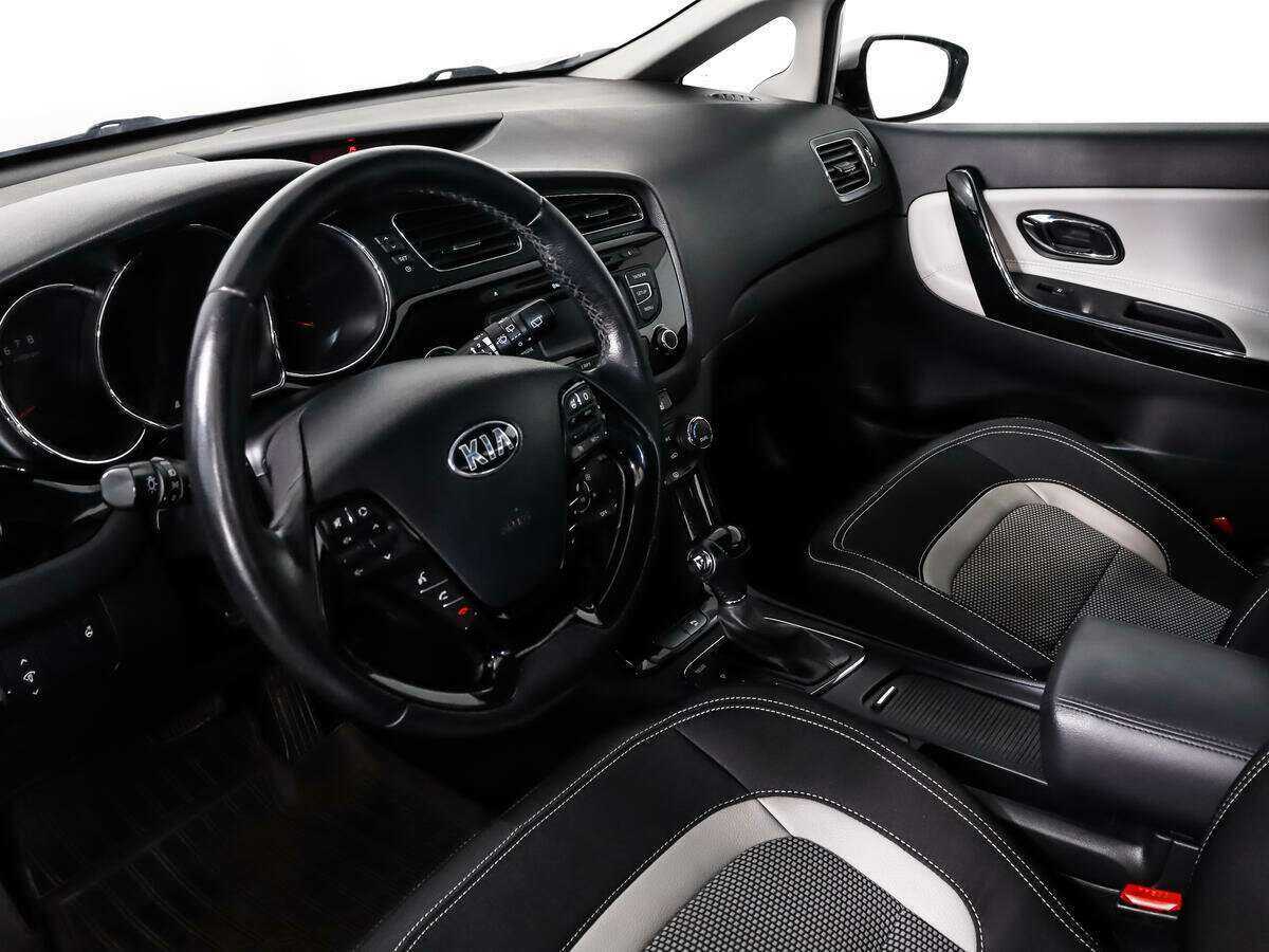 Купить Kia Ceed с пробегом. Фото: #8