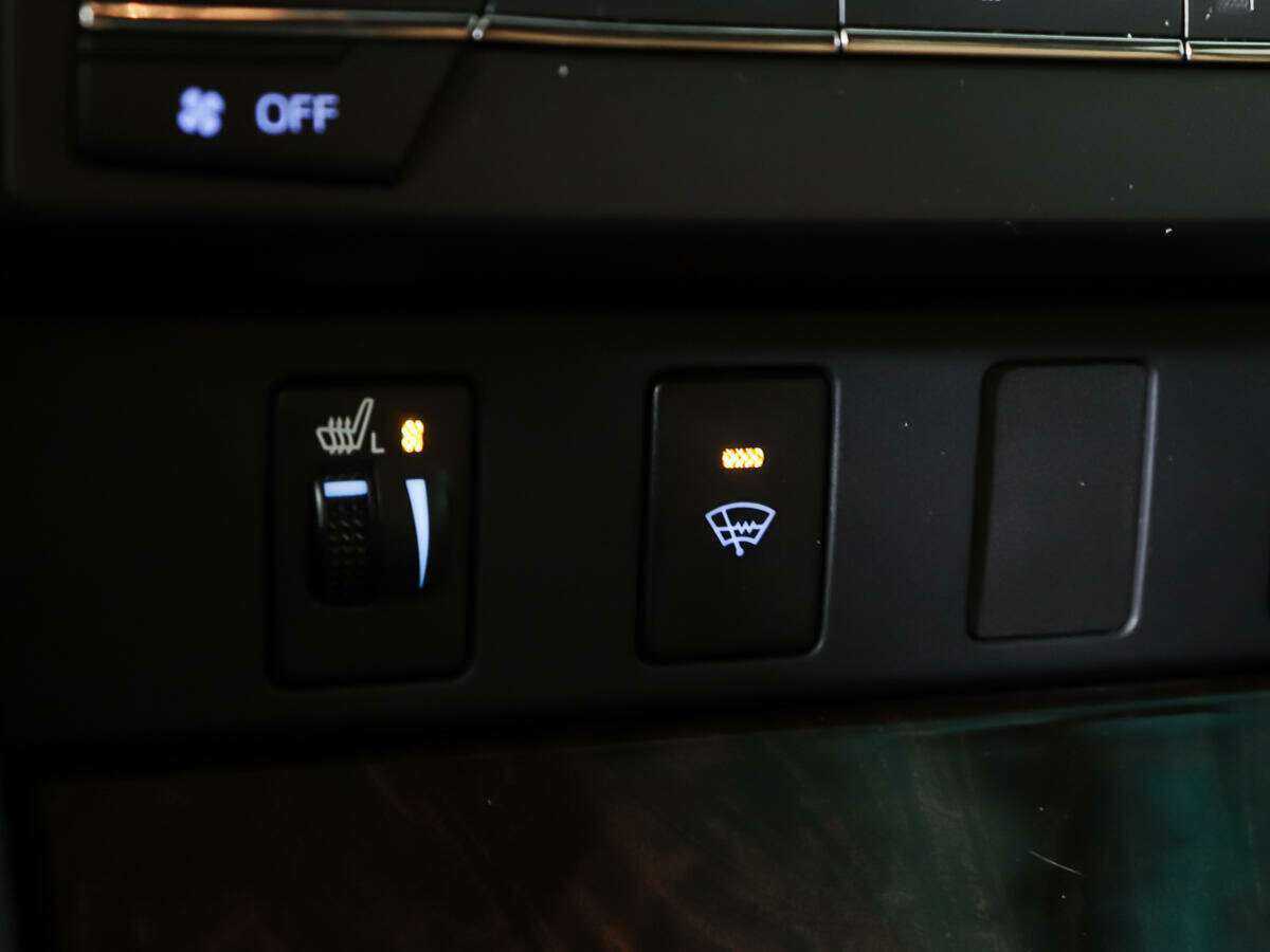 Купить Toyota Camry с пробегом. Фото: #21