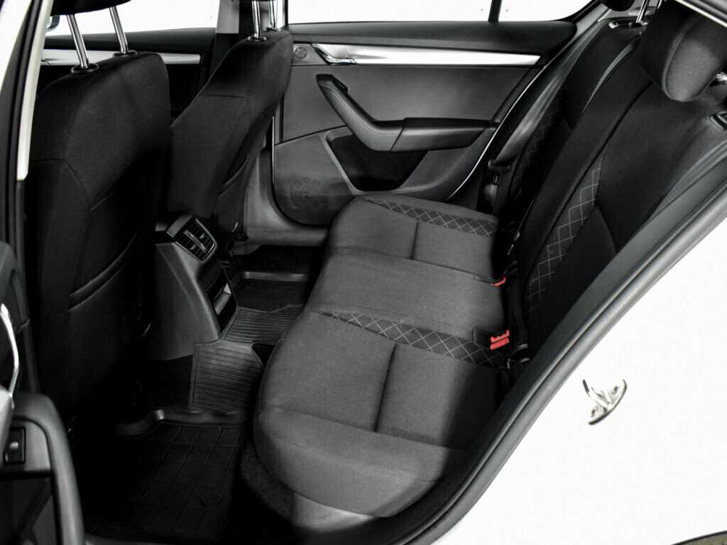 Купить Skoda Octavia с пробегом. Фото: #7