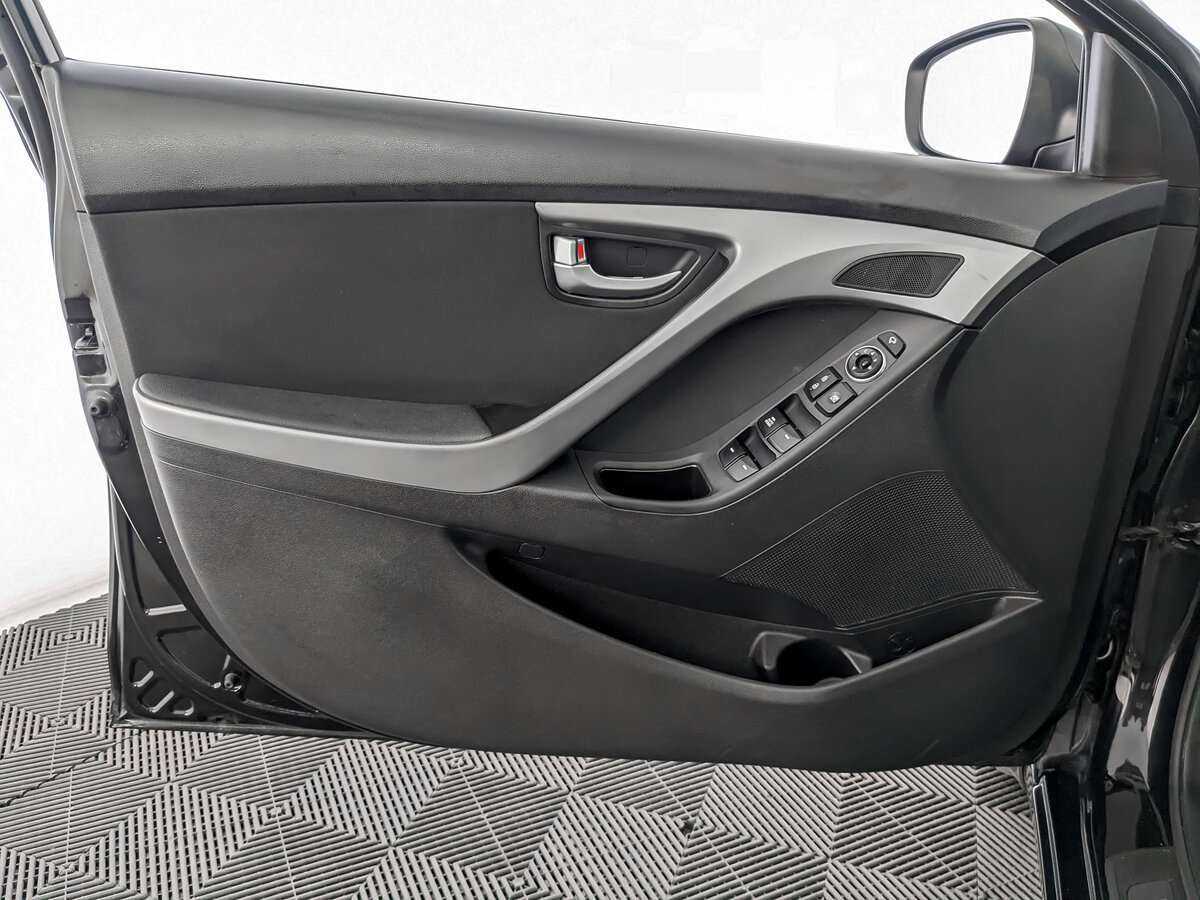 Купить Hyundai Elantra с пробегом. Фото: #14