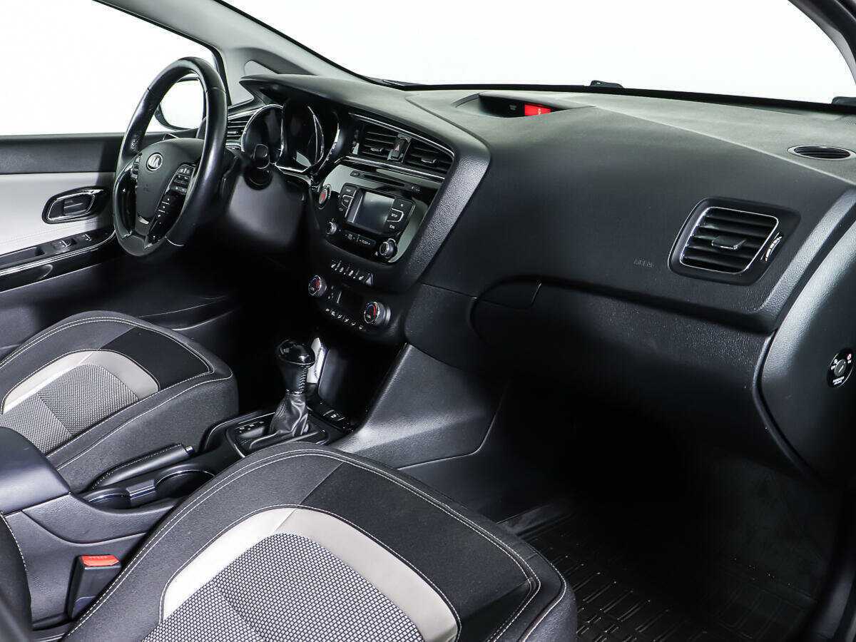 Купить Kia Ceed с пробегом. Фото: #8
