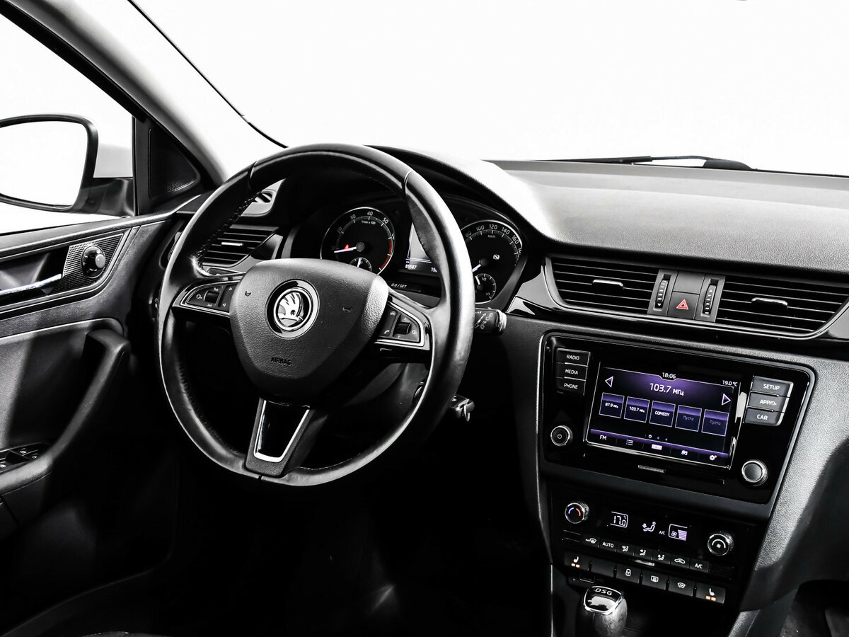 Купить Skoda Rapid с пробегом. Фото: #6