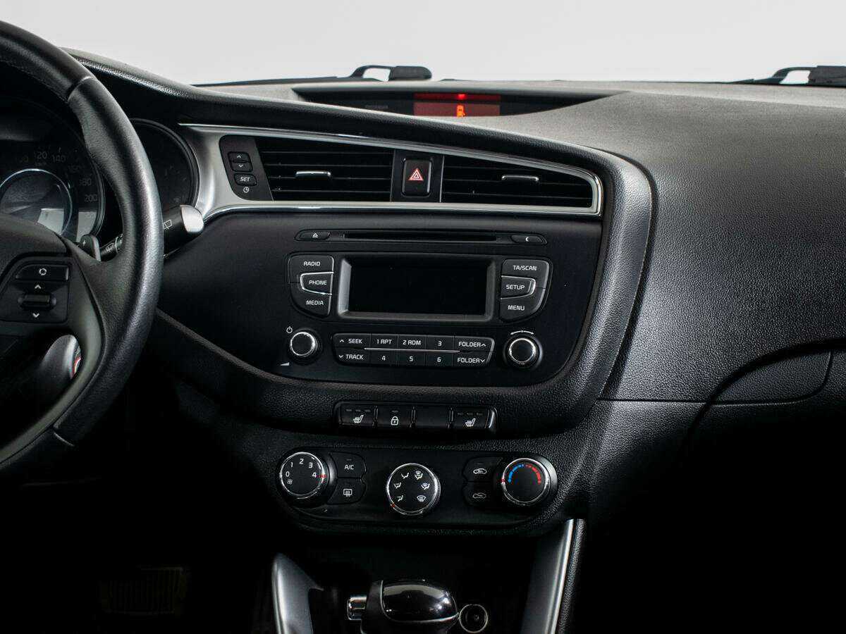 Купить Kia Ceed с пробегом. Фото: #10