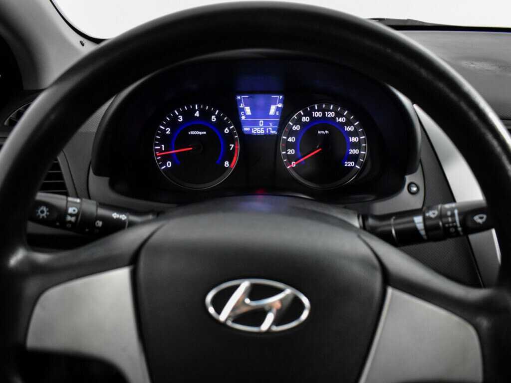 Купить Hyundai Solaris с пробегом. Фото: #13