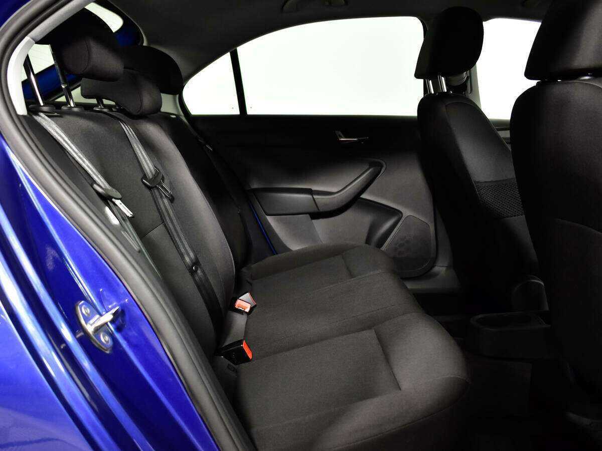 Купить Skoda Rapid с пробегом. Фото: #9