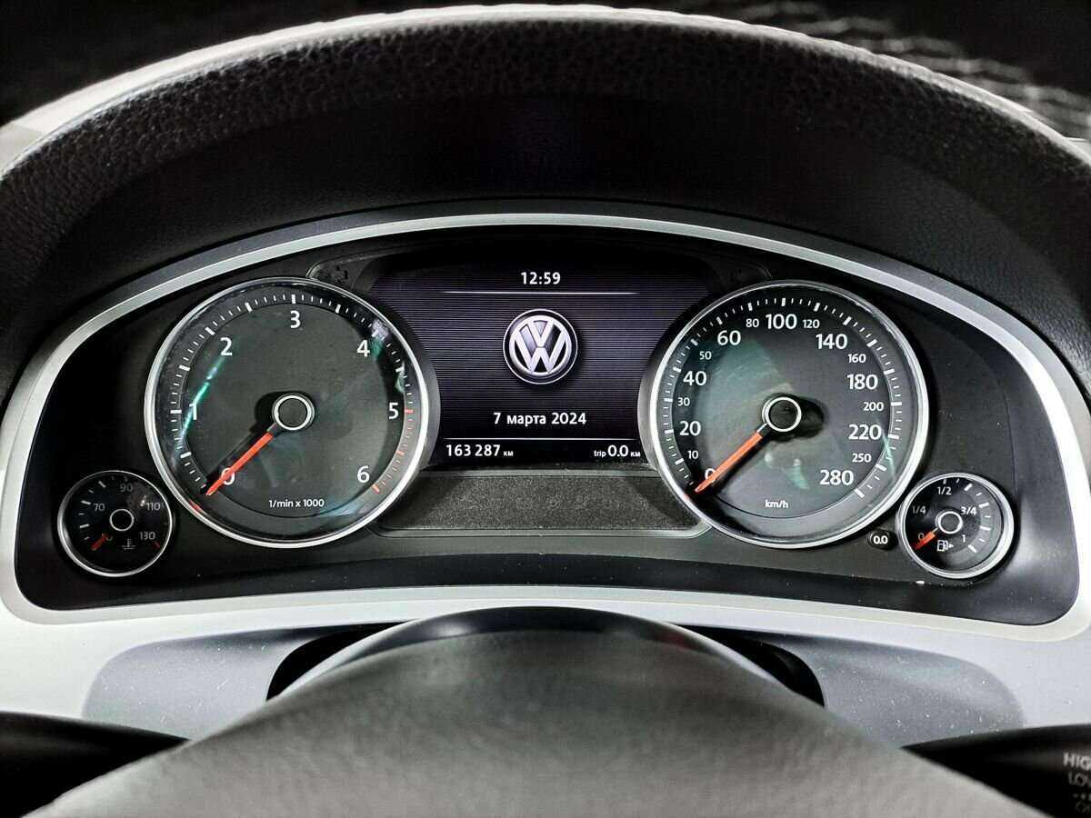 Купить Volkswagen Touareg с пробегом. Фото: #10