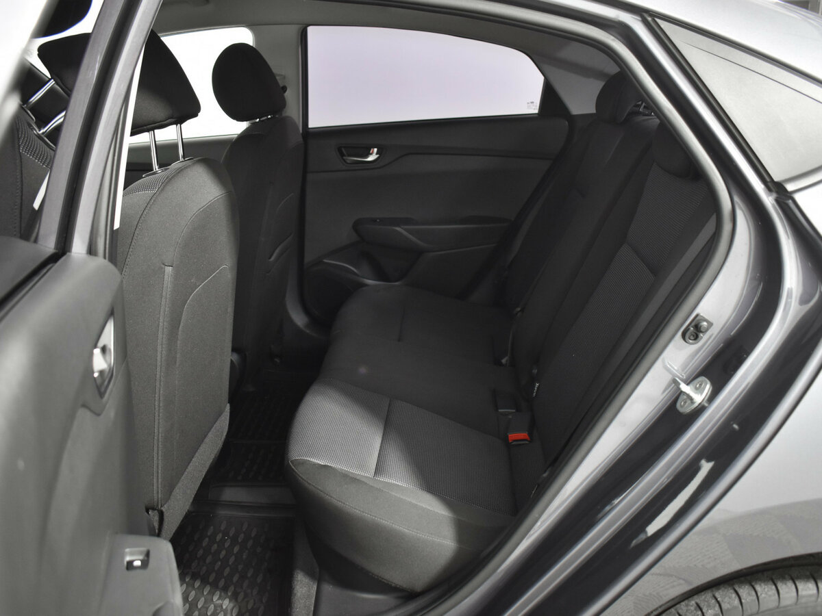 Купить Hyundai Solaris с пробегом. Фото: #11