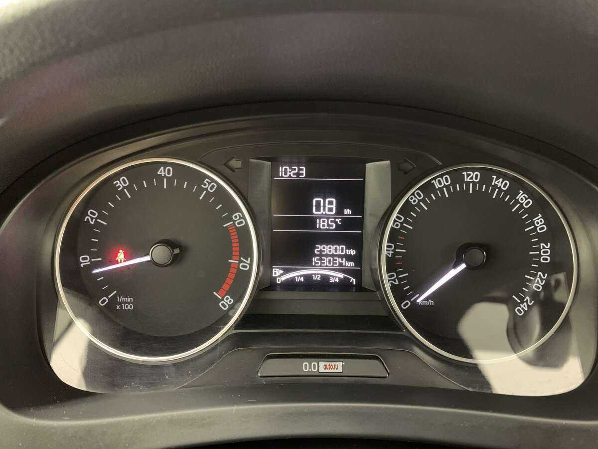 Купить Skoda Rapid с пробегом. Фото: #8