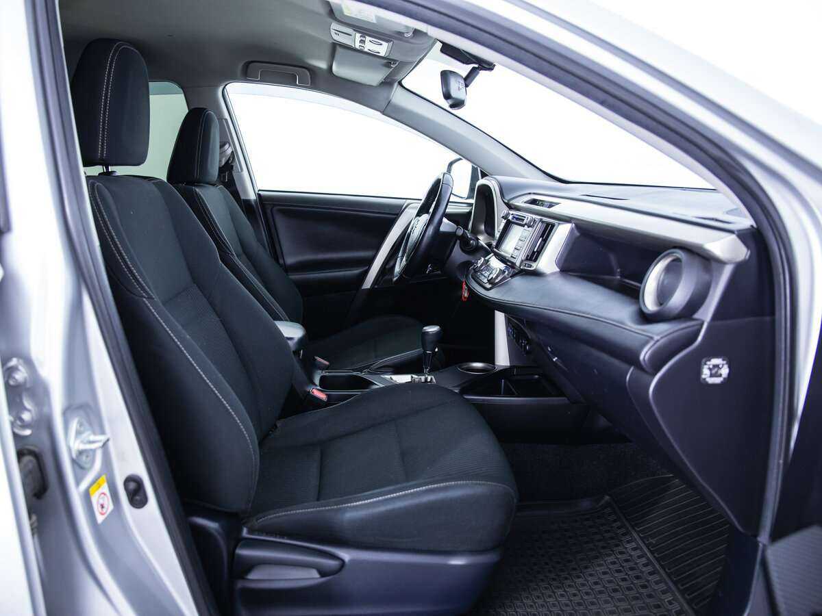 Купить Toyota RAV4 с пробегом. Фото: #9