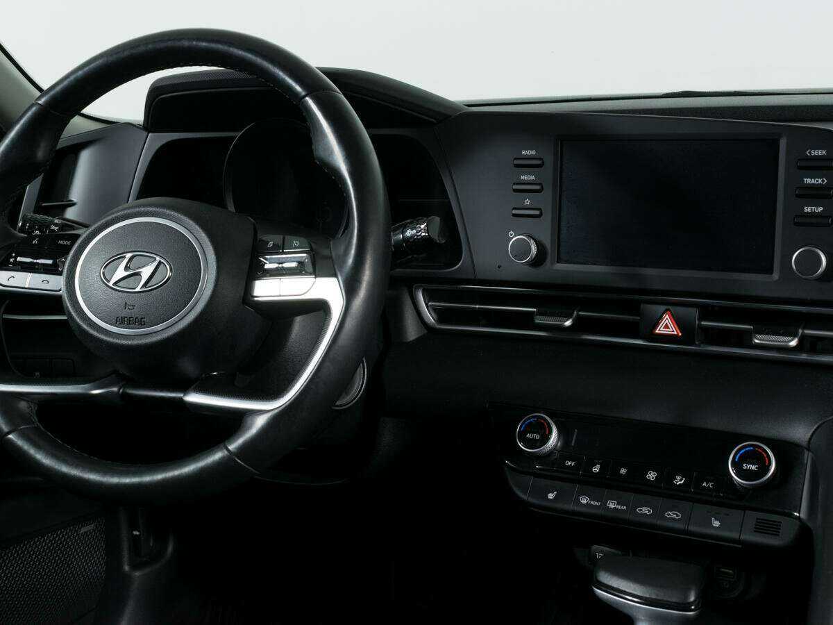 Купить Hyundai Elantra с пробегом. Фото: #8