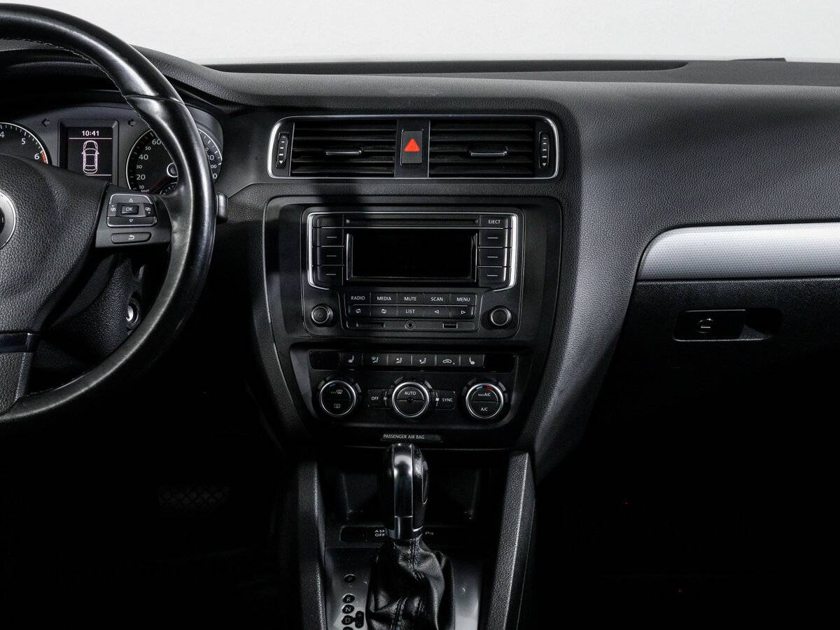 Купить Volkswagen Jetta с пробегом. Фото: #12