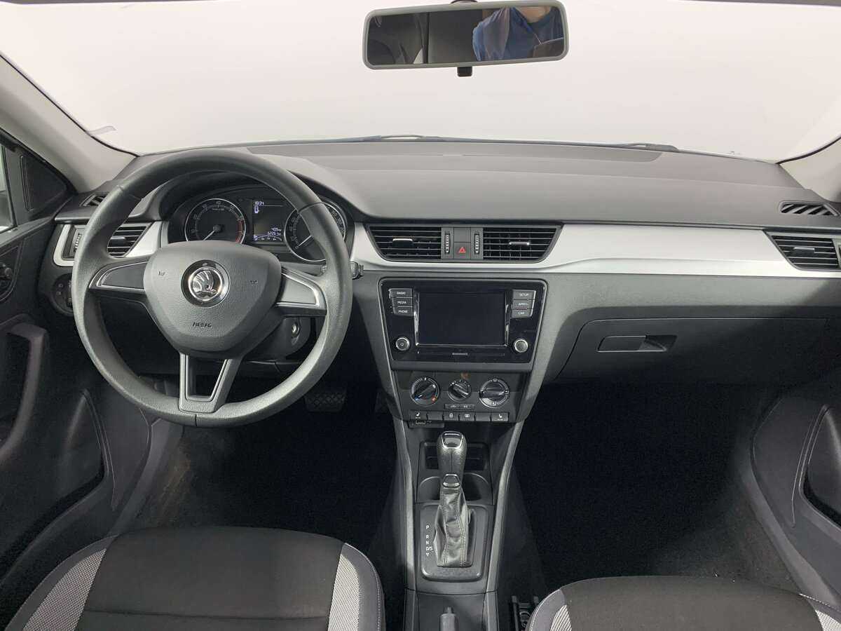 Купить Skoda Rapid с пробегом. Фото: #10