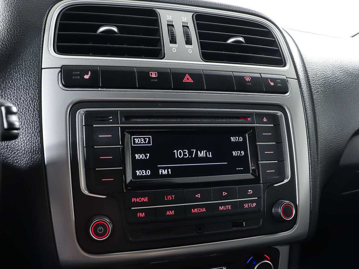 Купить Volkswagen Polo с пробегом. Фото: #16