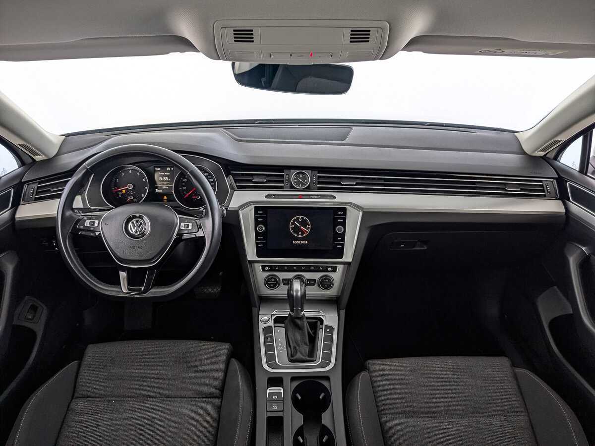 Купить Volkswagen Passat с пробегом. Фото: #11