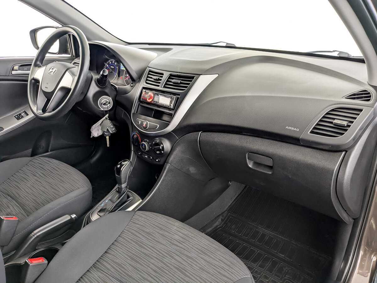 Купить Hyundai Solaris с пробегом. Фото: #10