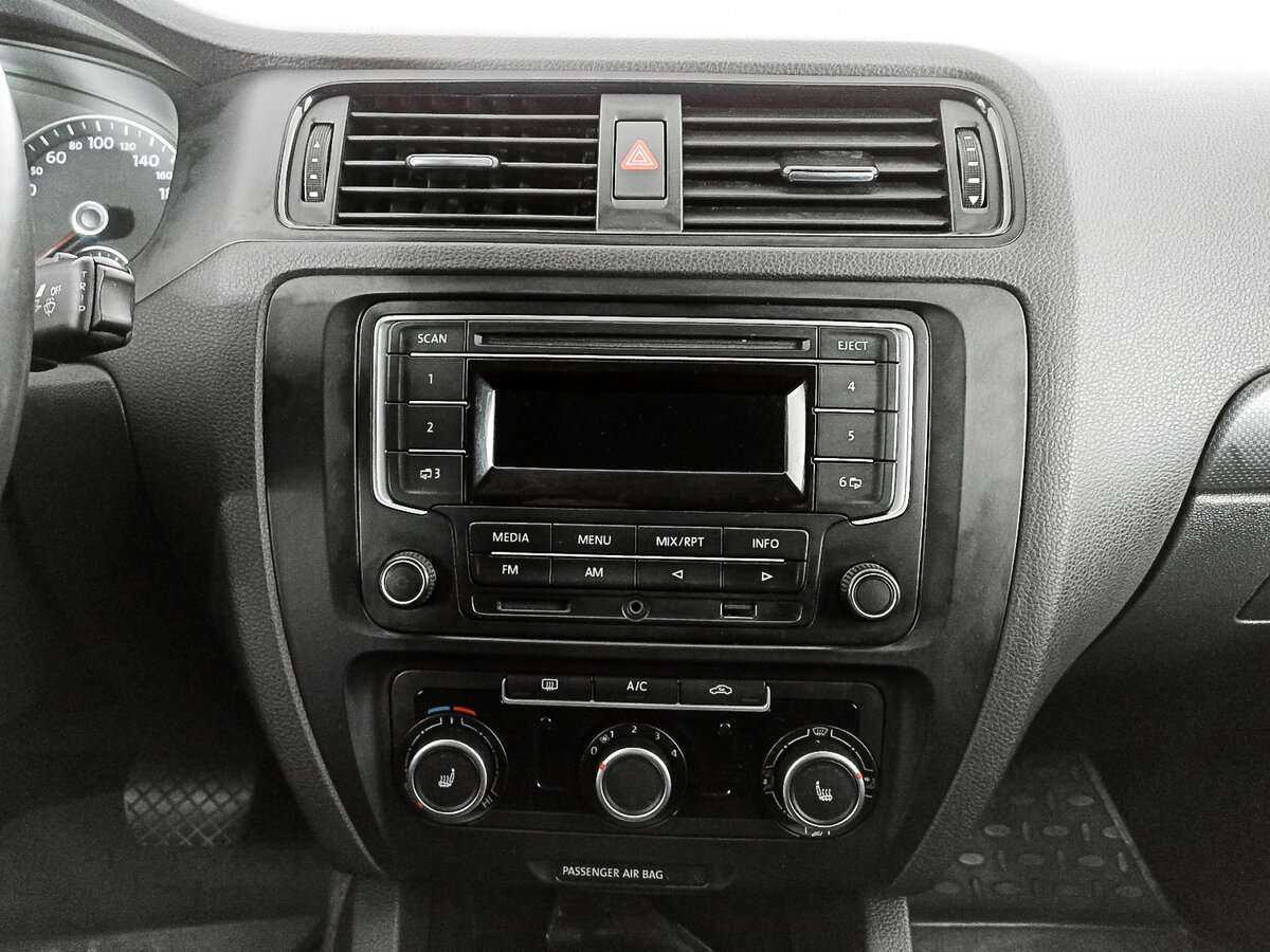 Купить Volkswagen Jetta с пробегом. Фото: #12