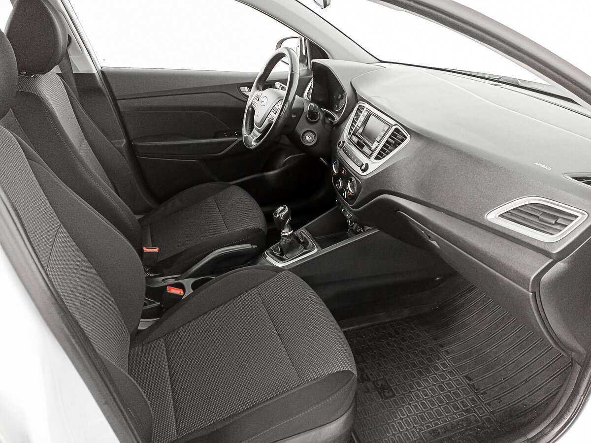 Купить Hyundai Solaris с пробегом. Фото: #8