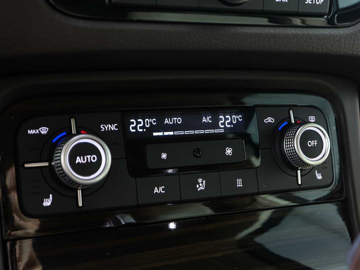 Купить Volkswagen Touareg с пробегом. Фото: #20