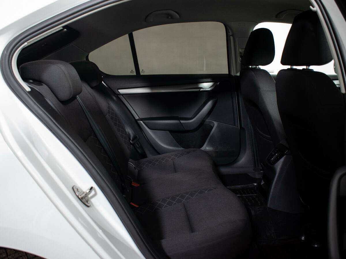 Купить Skoda Octavia с пробегом. Фото: #7