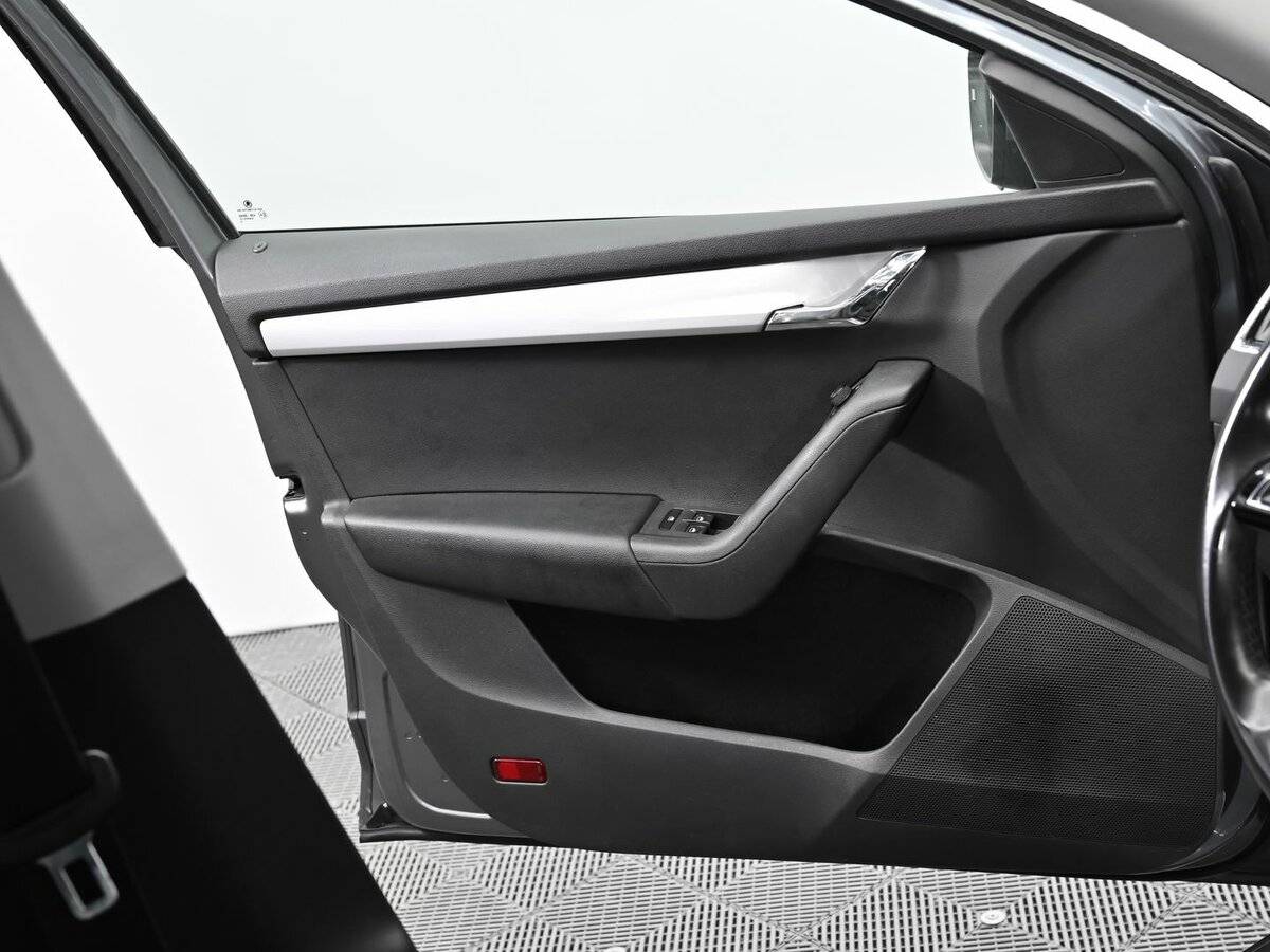 Купить Skoda Octavia с пробегом. Фото: #6